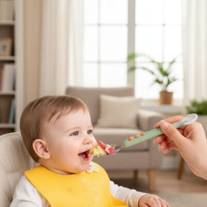 Cuillère pour bébé douce pour les gencives fragiles de bébé