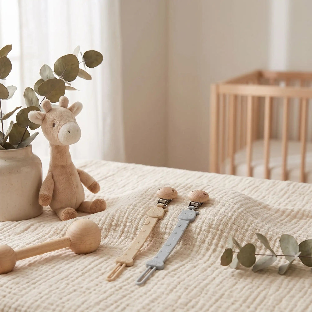 Attache tétine silicone beige bleu