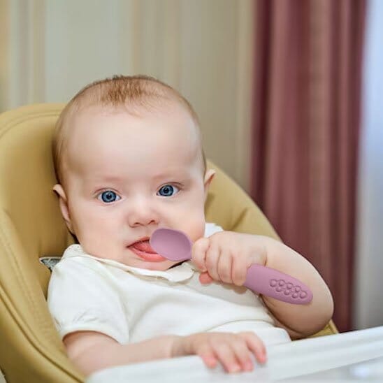 Cuillere bebe léger et maniable
