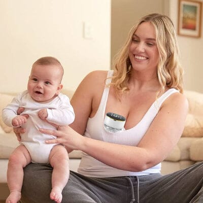 Tire lait nomade bébé maman s'amuse